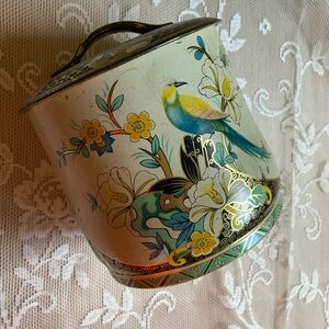 Vintage English Biscuit tin. Circa 1940’s - Canister with Bird and Floral Design